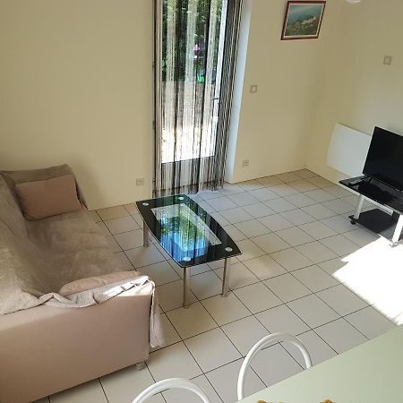 F2 En Rez De Jardin A Crest Apartment Ngoại thất bức ảnh